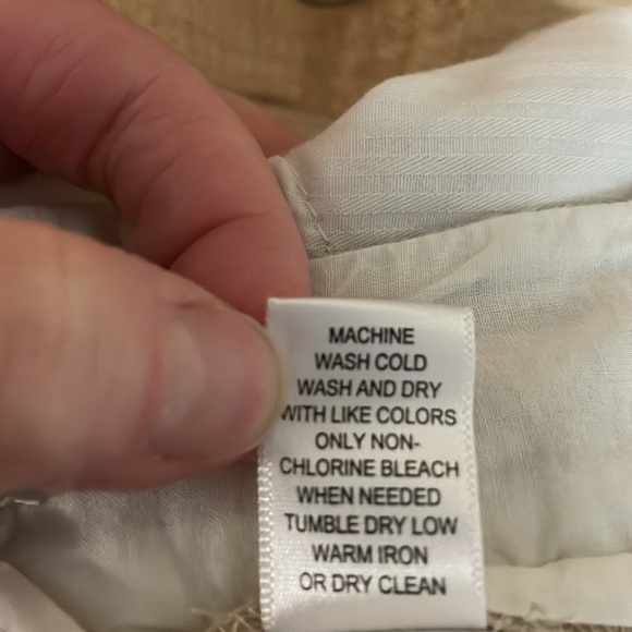 Banana Republic size 6P Martin Fit Khaki Color Mid-rise 10.5” Inseam Shorts - Picture 10 of 11